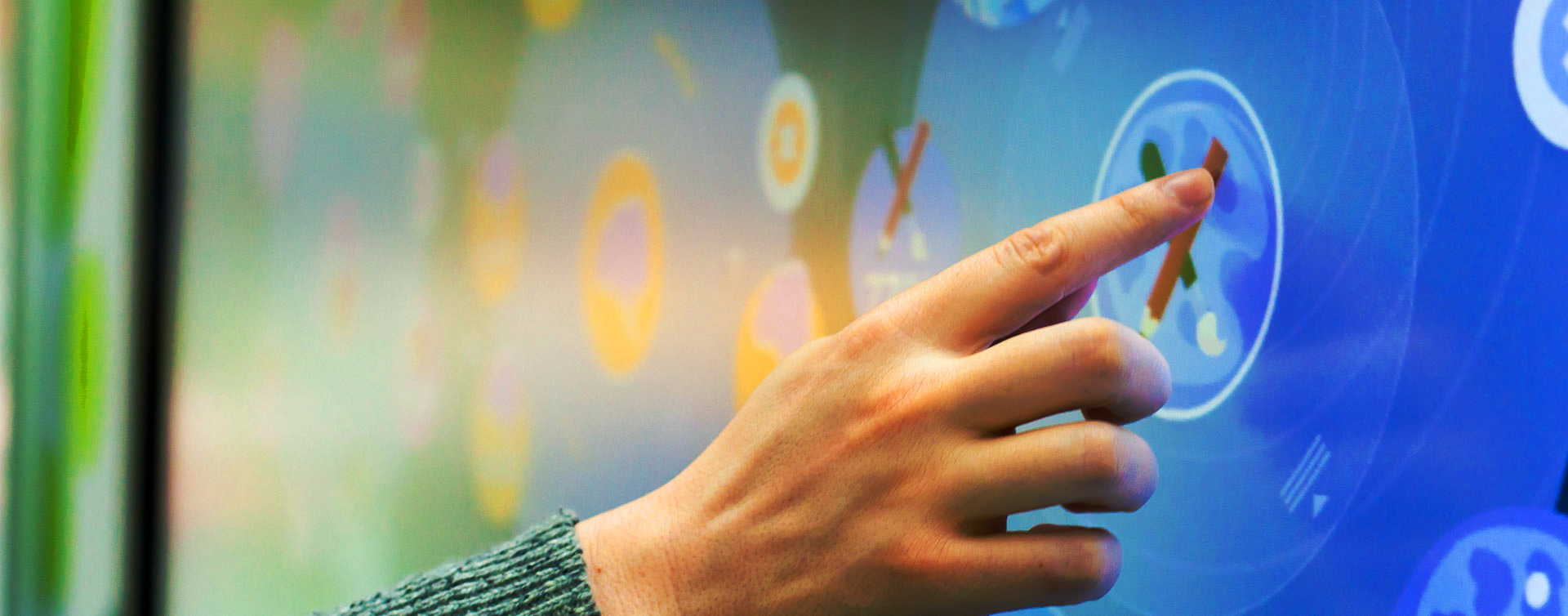 Touchscreen-wall